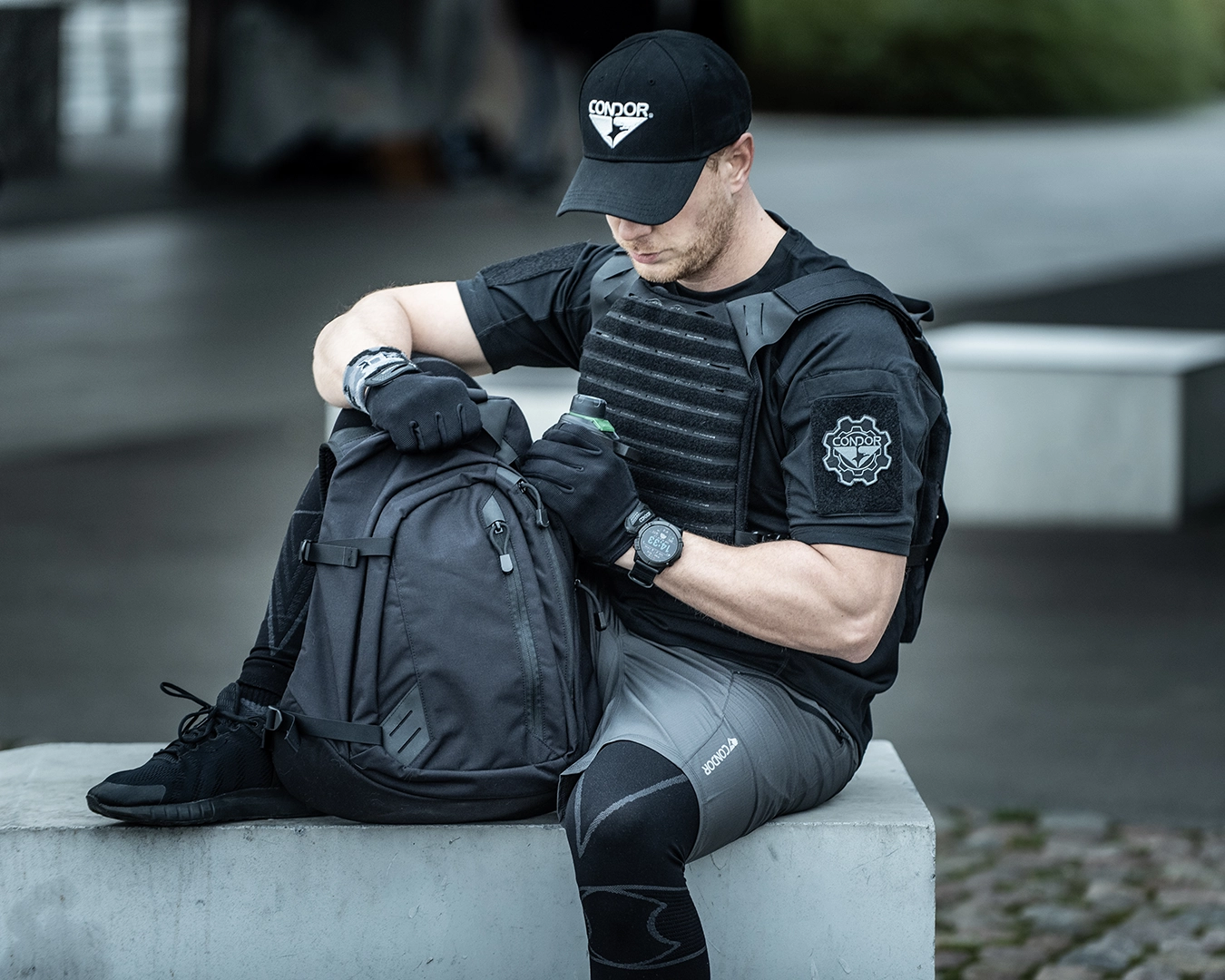 commercial-outdoor-tactical-gear-photo-active-fashion-lifestyle-condor-chest-rig-city-poland