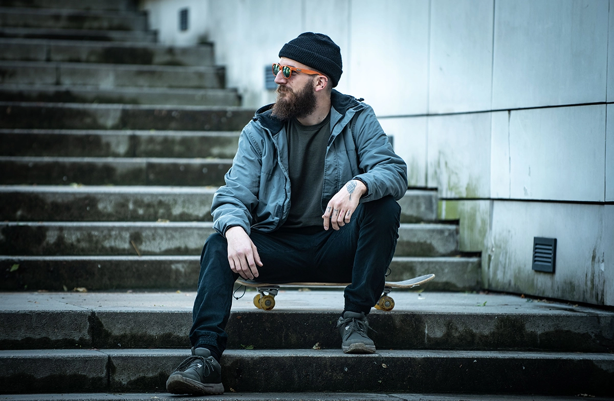 commercial-product-in-use-photo-male-model-city-skateboard-lifestyle-warsaw-poland