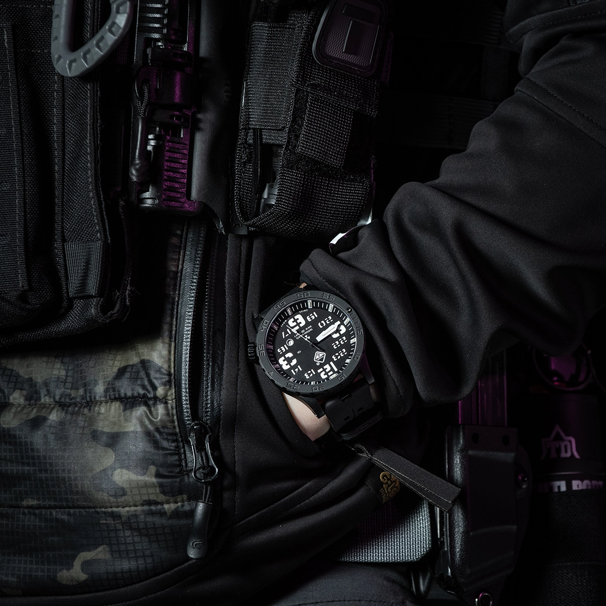 still-life-dark-gear-photo-tactical-dive-watch-rugged-male-clothing-accessories