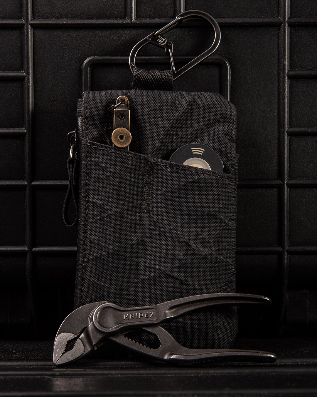 still-life-edc-photo-alpaka-wallet-tactical-gear