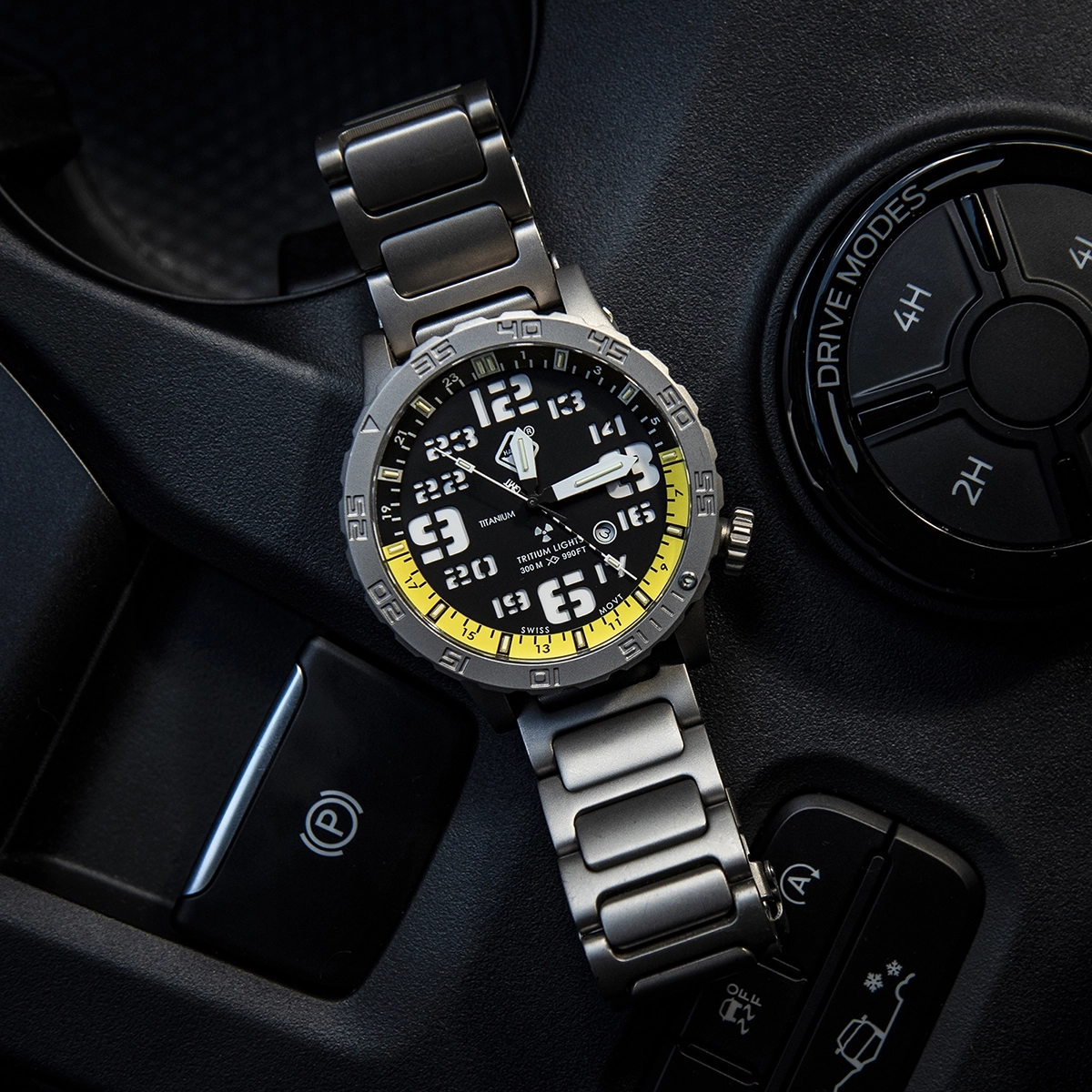 still-life-edc-photo-tactical-titanium-dive-watch-ford-bronco