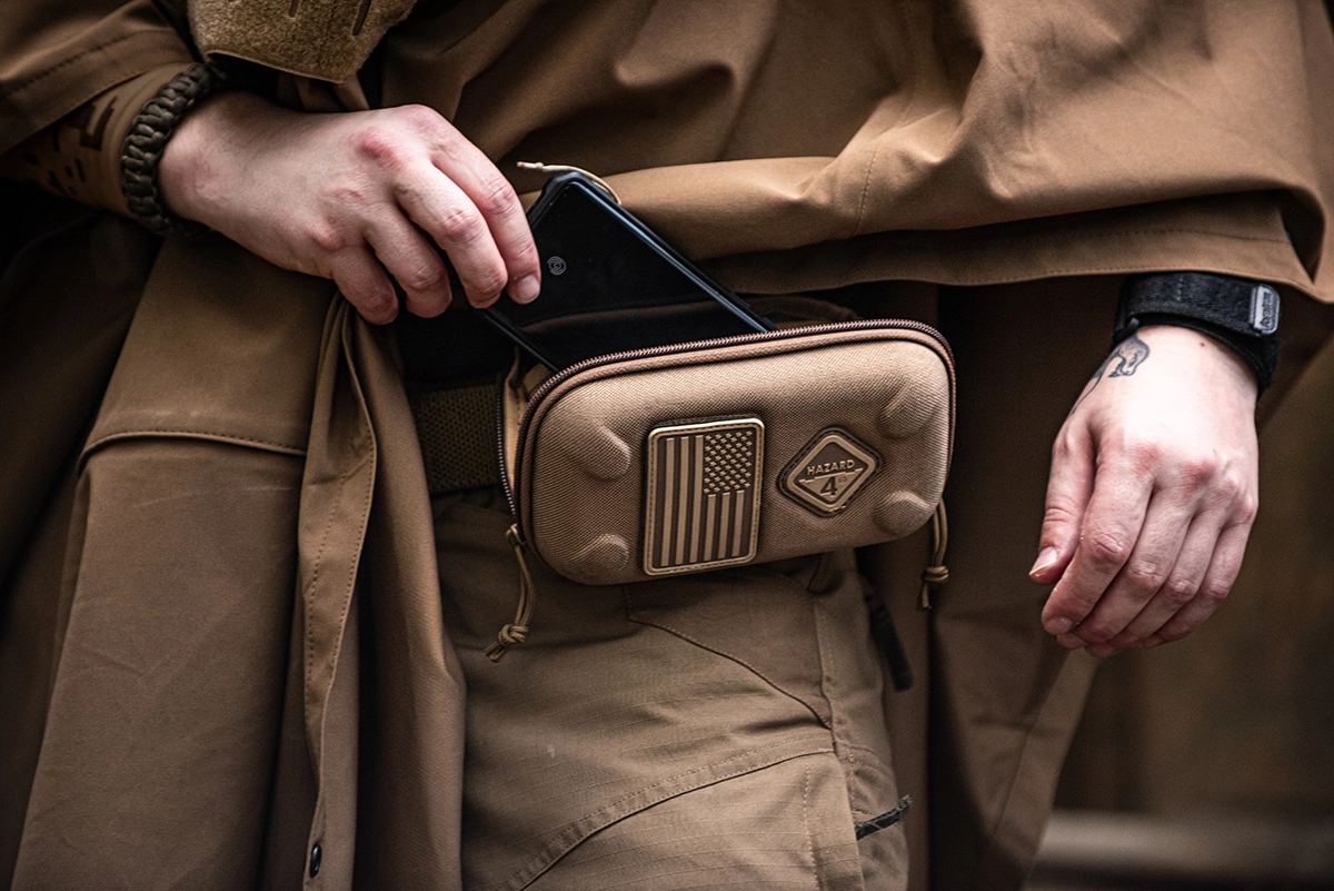 still-life-gear-photo-tactical-edc-poncho-pouch
