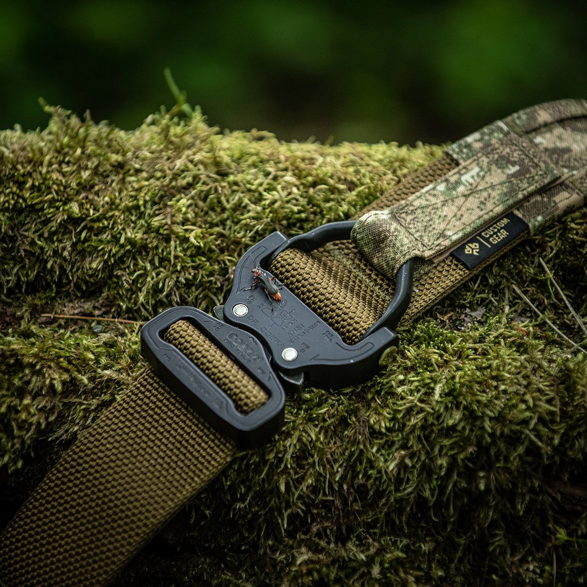 still-life-outdoor-photo-tactical-belt-dbr-buckle-moss-poland