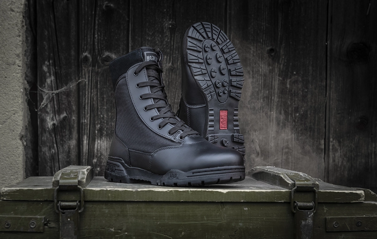 still-life-outdoor-photography-magnum-tactical-boots