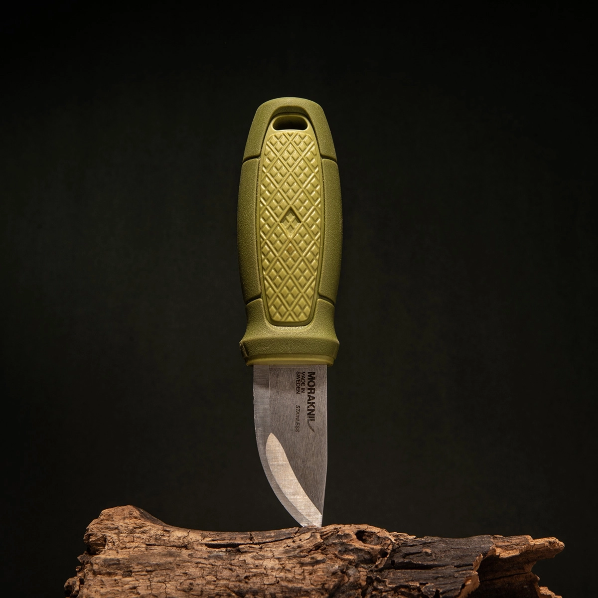 still-life-studio-edc-gear-photo-morakniv