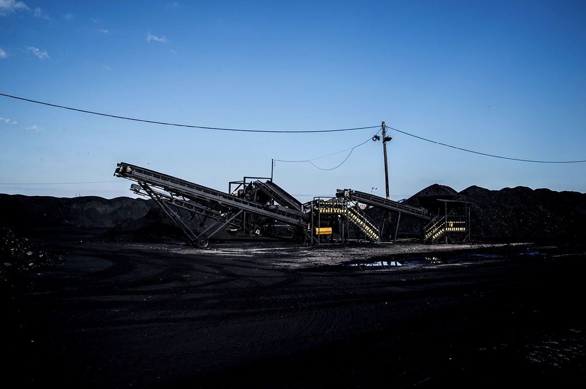 landscape-photography-mine-outside-industrial-site