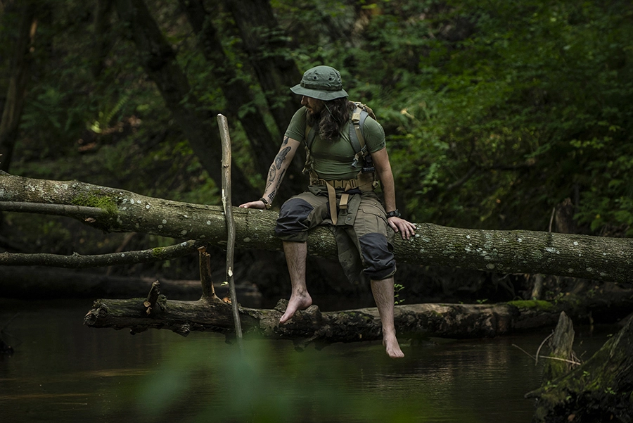 outdoor-photo-gadabout-river-walkingtervel-poland