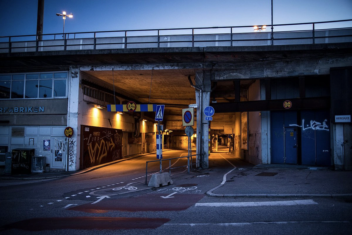 urban-landscape-sweden-garage-night