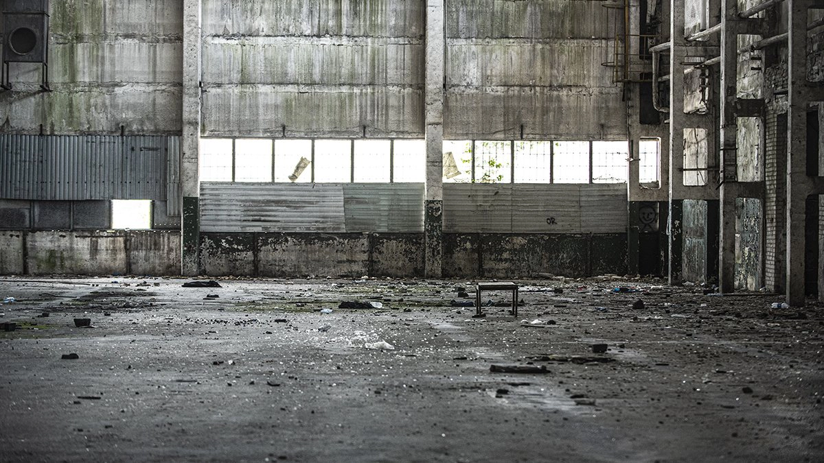 urbex-photography-abandoned-warehouse-poland